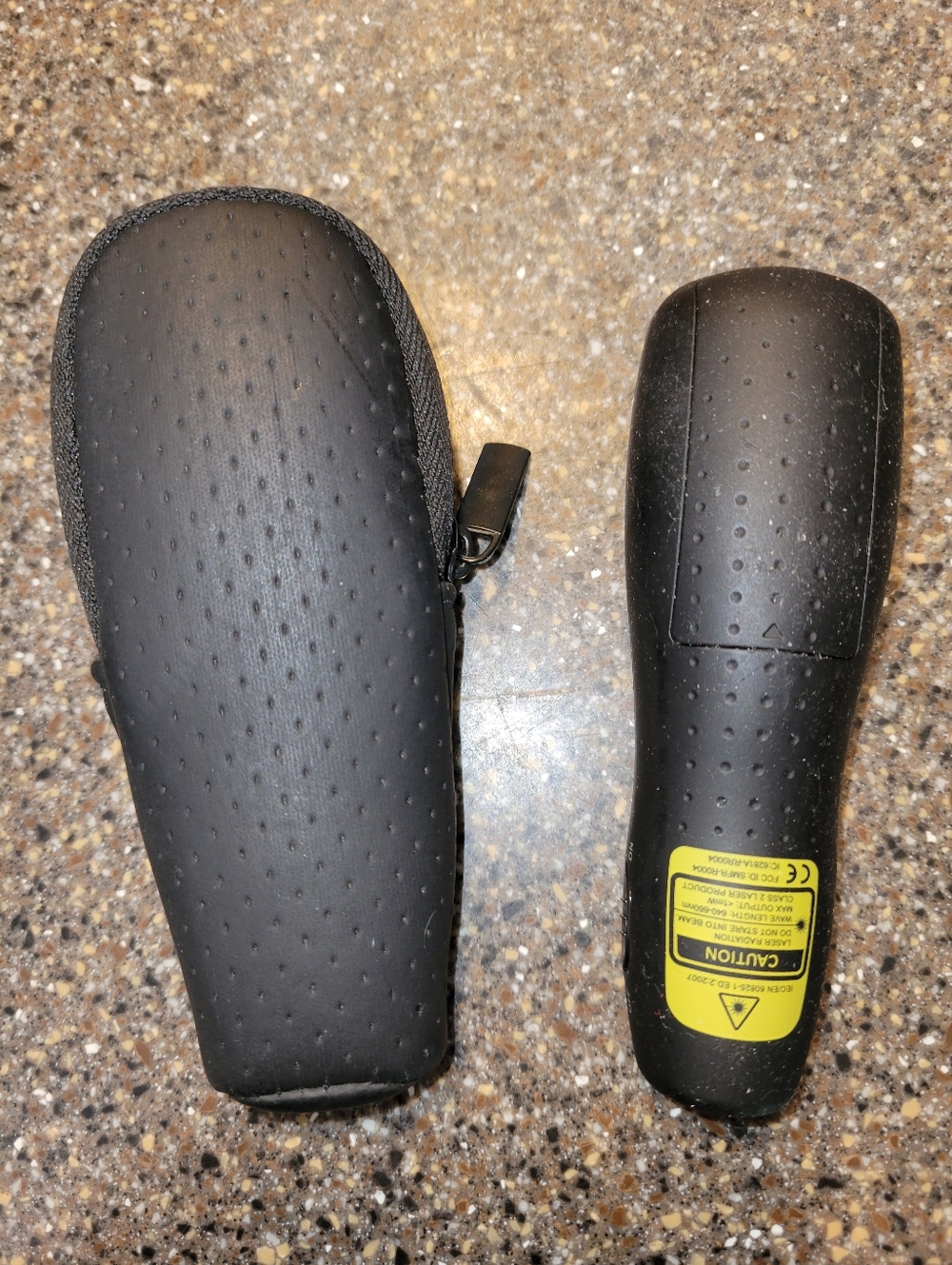 Logitech R400 Wireless Laser Pointer Presenter Remote / Case - Tested & Working - Picture 9 of 9